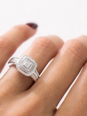 10k  solid  White gold .5ct ring BRilliance Fine JEwelry size 7 Diamond Ring